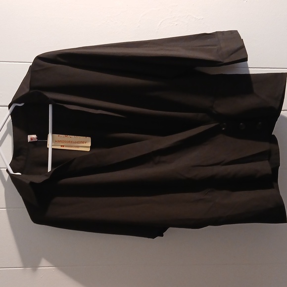 Black cross over button over top - Picture 7 of 7